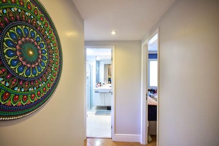 Apartamento à venda com 74m², 2 quartos e 2 vagasCorredor