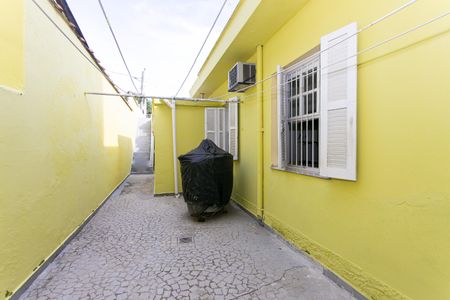 Casa à venda com 224m², 3 quartos e 2 vagasQuintal