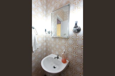 Casa à venda com 224m², 3 quartos e 2 vagasBanheiro Social