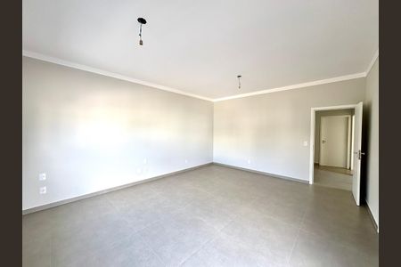 Casa de condomínio à venda com 300m², 3 quartos e 2 vagasSuíte 1