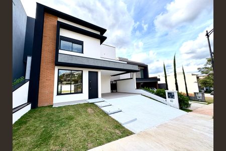 Casa de condomínio à venda com 300m², 3 quartos e 2 vagasFachada da Casa