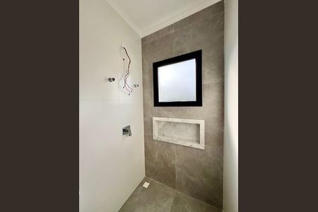 Casa de condomínio à venda com 300m², 3 quartos e 2 vagasBanheiro da Suíte 2