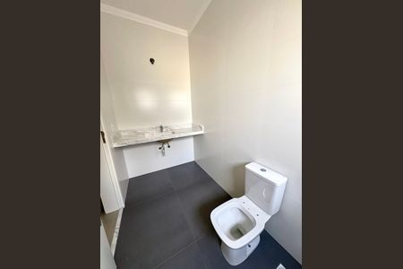 Casa de condomínio à venda com 300m², 3 quartos e 2 vagasBanheiro da Suíte 1