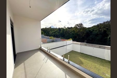 Casa de condomínio à venda com 300m², 3 quartos e 2 vagasSuíte 3 - Varanda