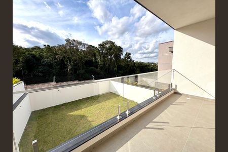 Casa de condomínio à venda com 300m², 3 quartos e 2 vagasSuíte 2 - Varanda