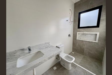 Casa de condomínio à venda com 300m², 3 quartos e 2 vagasBanheiro da Suíte 2