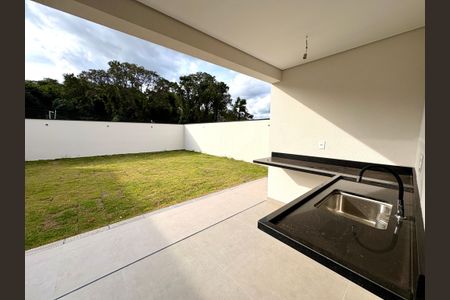 Casa de condomínio à venda com 300m², 3 quartos e 2 vagasQuintal com Churrasqueira