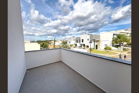 Casa de condomínio à venda com 300m², 3 quartos e 2 vagasSuíte 1 - Varanda