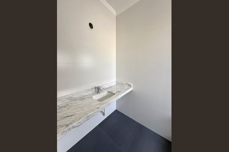 Casa de condomínio à venda com 300m², 3 quartos e 2 vagasBanheiro da Suíte 1