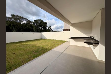 Casa de condomínio à venda com 300m², 3 quartos e 2 vagasQuintal com Churrasqueira