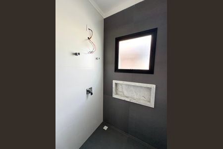 Casa de condomínio à venda com 300m², 3 quartos e 2 vagasBanheiro da Suíte 1