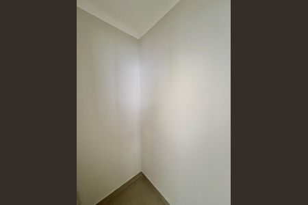 Casa de condomínio à venda com 300m², 3 quartos e 2 vagasDespensa