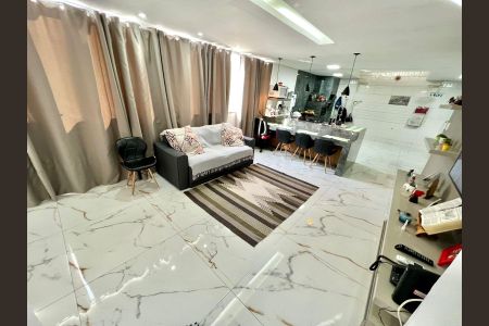 Casa à venda com 100m², 2 quartos e 1 vagaSala