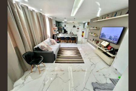 Casa à venda com 100m², 2 quartos e 1 vagaSala