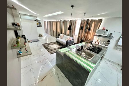 Casa à venda com 100m², 2 quartos e 1 vagaSala