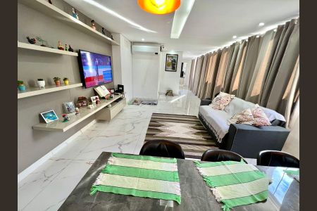 Casa à venda com 100m², 2 quartos e 1 vagaSala