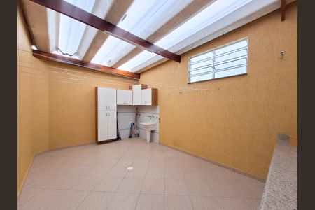 Casa à venda com 100m², 2 quartos e 1 vagaQuintal