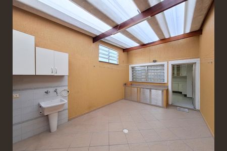 Casa à venda com 100m², 2 quartos e 1 vagaQuintal
