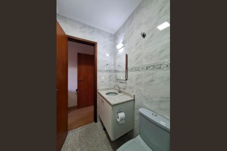 Casa à venda com 100m², 2 quartos e 1 vagaBanheiro da Suíte 2