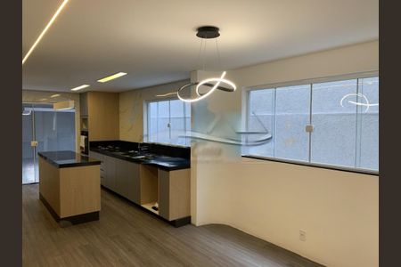 Casa à venda com 250m², 3 quartos e 2 vagas