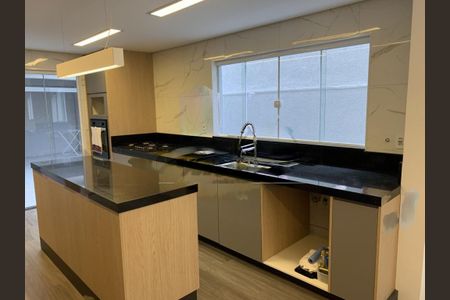 Casa à venda com 250m², 3 quartos e 2 vagas