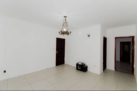 Casa à venda com 223m², 4 quartos e 3 vagasSala