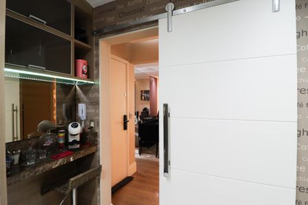 Apartamento à venda com 110m², 3 quartos e 2 vagas Apartamento à venda com 110m², 3 quartos e 2 vagasCozinha e Área de Serviço