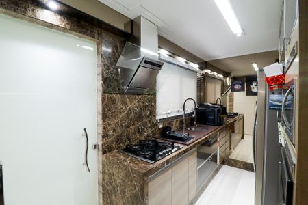 Apartamento à venda com 110m², 3 quartos e 2 vagas Apartamento à venda com 110m², 3 quartos e 2 vagasCozinha e Área de Serviço