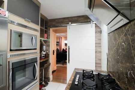 Apartamento à venda com 110m², 3 quartos e 2 vagas Apartamento à venda com 110m², 3 quartos e 2 vagasCozinha e Área de Serviço