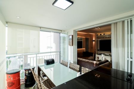 Apartamento à venda com 110m², 3 quartos e 2 vagas Apartamento à venda com 110m², 3 quartos e 2 vagasVaranda Gourmet