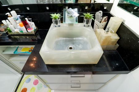 Apartamento à venda com 110m², 3 quartos e 2 vagas Apartamento à venda com 110m², 3 quartos e 2 vagasBanheiro da Suíte