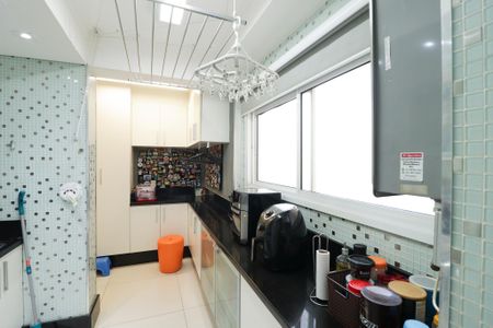 Apartamento à venda com 110m², 3 quartos e 2 vagas Apartamento à venda com 110m², 3 quartos e 2 vagasCozinha e Área de Serviço