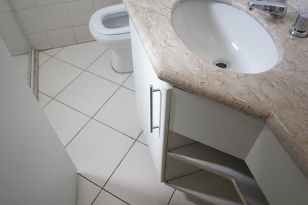 Apartamento à venda com 196m², 4 quartos e 6 vagasBanheiro Suíte 2