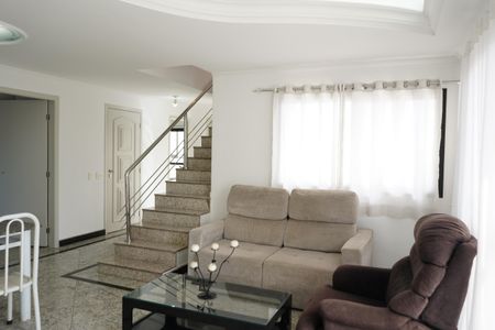 Apartamento à venda com 196m², 4 quartos e 6 vagasSala