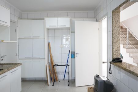 Apartamento à venda com 196m², 4 quartos e 6 vagasCozinha