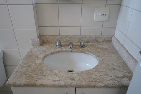 Apartamento à venda com 196m², 4 quartos e 6 vagasBanheiro Suíte 3