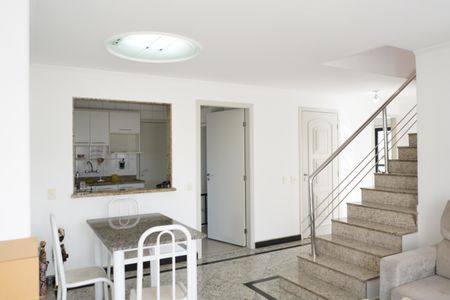 Apartamento à venda com 196m², 4 quartos e 6 vagasSala