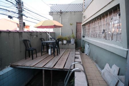 Casa à venda com 150m², 4 quartos e 2 vagasÁrea externa