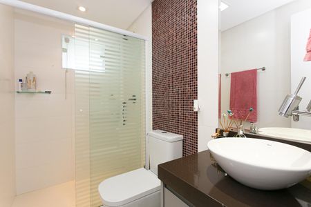 Apartamento à venda com 82m², 3 quartos e 2 vagas Apartamento à venda com 82m², 3 quartos e 2 vagasBanheiro Social