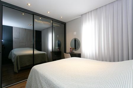 Apartamento à venda com 82m², 3 quartos e 2 vagas Apartamento à venda com 82m², 3 quartos e 2 vagasSuíte