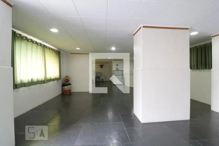 Apartamento à venda com 82m², 3 quartos e 2 vagas Apartamento à venda com 82m², 3 quartos e 2 vagasÁrea comum - Salão de festas