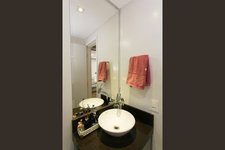 Apartamento à venda com 82m², 3 quartos e 2 vagas Apartamento à venda com 82m², 3 quartos e 2 vagasBanheiro Social