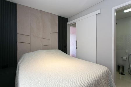 Apartamento à venda com 82m², 3 quartos e 2 vagas Apartamento à venda com 82m², 3 quartos e 2 vagasSuíte