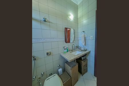 Casa de condomínio à venda com 800m², 5 quartos e 4 vagas Casa de condomínio à venda com 800m², 5 quartos e 4 vagasBanheiro Suíte