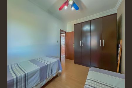 Casa de condomínio à venda com 800m², 5 quartos e 4 vagas Casa de condomínio à venda com 800m², 5 quartos e 4 vagasQuarto 3