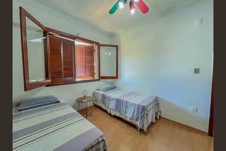 Casa de condomínio à venda com 800m², 5 quartos e 4 vagas Casa de condomínio à venda com 800m², 5 quartos e 4 vagasQuarto 3