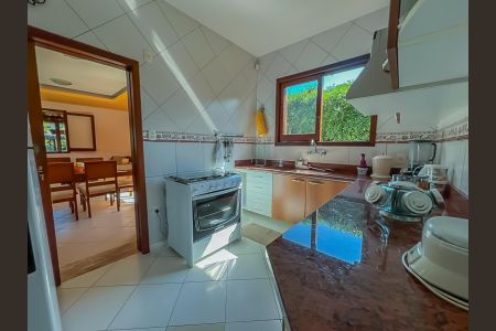 Casa de condomínio à venda com 800m², 5 quartos e 4 vagas Casa de condomínio à venda com 800m², 5 quartos e 4 vagasCozinha