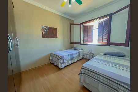 Casa de condomínio à venda com 800m², 5 quartos e 4 vagas Casa de condomínio à venda com 800m², 5 quartos e 4 vagasQuarto 3