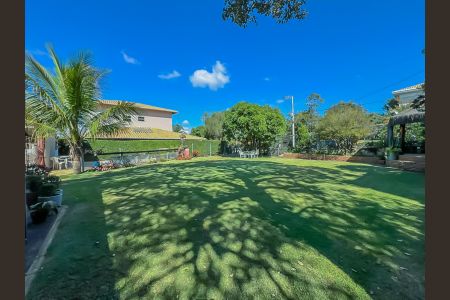 Casa de condomínio à venda com 800m², 5 quartos e 4 vagas Casa de condomínio à venda com 800m², 5 quartos e 4 vagasÁrea Externa