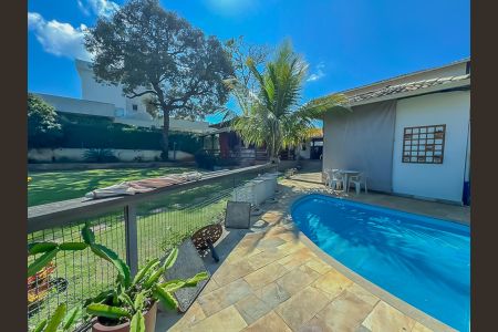 Casa de condomínio à venda com 800m², 5 quartos e 4 vagas Casa de condomínio à venda com 800m², 5 quartos e 4 vagasÁrea Externa